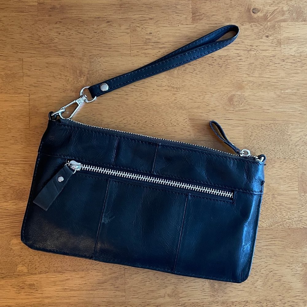 NWOT Black wristlet - Picture 2 of 6